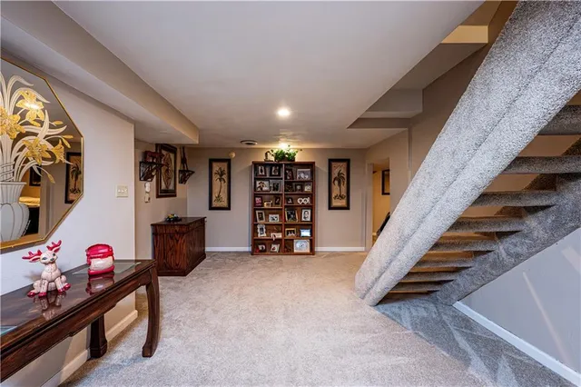 $1,200,000 | 122 Farmington Place, Greensburg, PA 15601