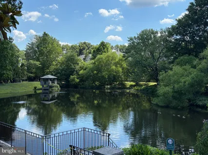 $2,400,000 | 7212 Farm Meadow Court, McLean, VA 22101