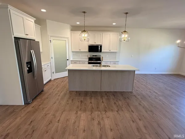 $440,000 | 2044 Briar Meadows Drive, Unit 2, Evansville, IN 47711