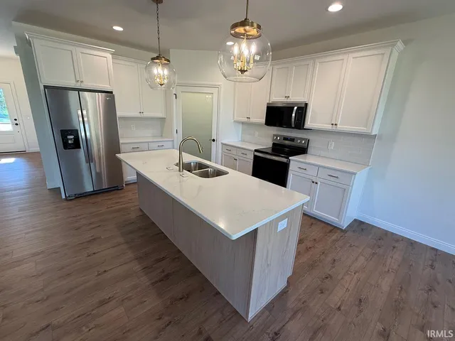 $440,000 | 2044 Briar Meadows Drive, Unit 2, Evansville, IN 47711