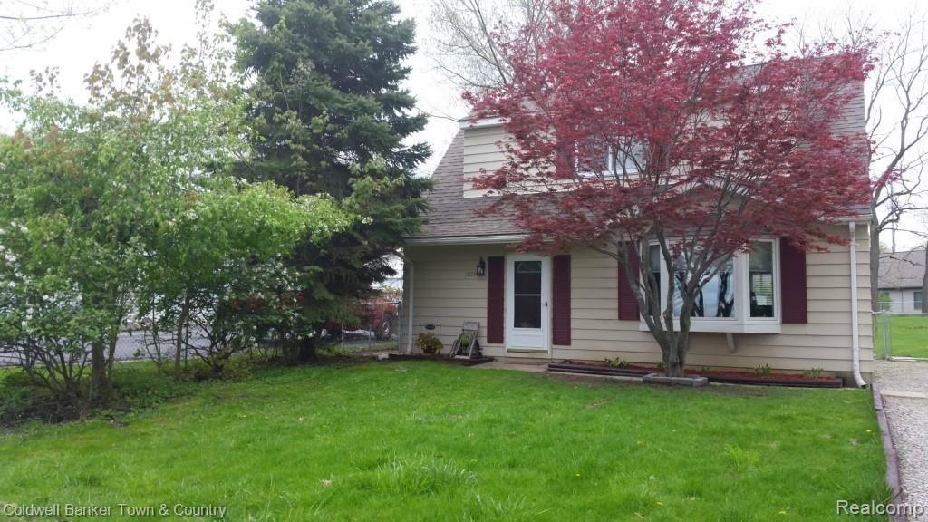 13096 Torrey Road Fenton, MI 48430 - Photo 1 of 36 20140516_182039.jpg