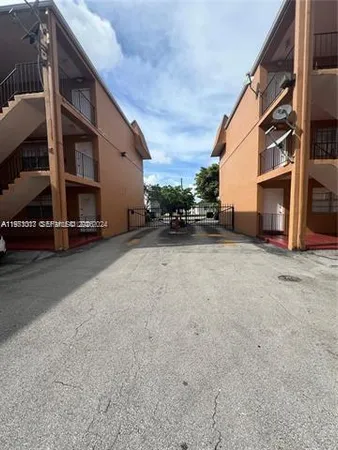 $1,650 | 1230 West 54th Street, Unit 211A, Hialeah, FL 33012