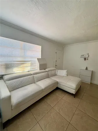 $1,650 | 1230 West 54th Street, Unit 211A, Hialeah, FL 33012