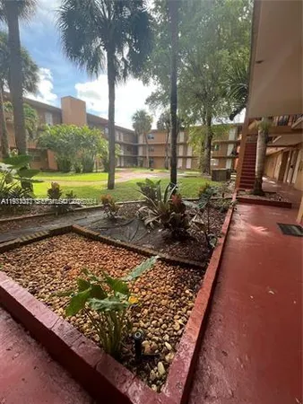 $1,650 | 1230 West 54th Street, Unit 211A, Hialeah, FL 33012