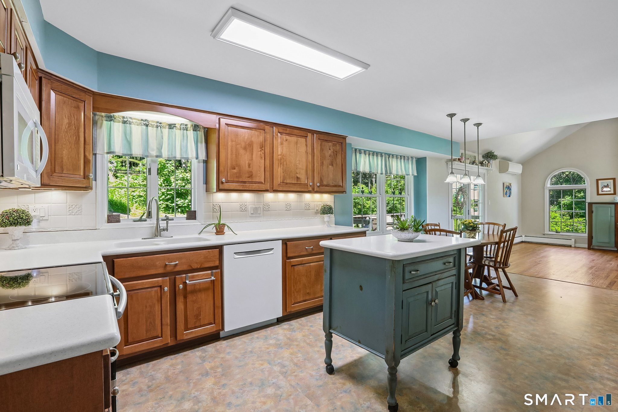 28 Colonial Ridge Drive New Milford, CT 06755 - Photo 14 of 33