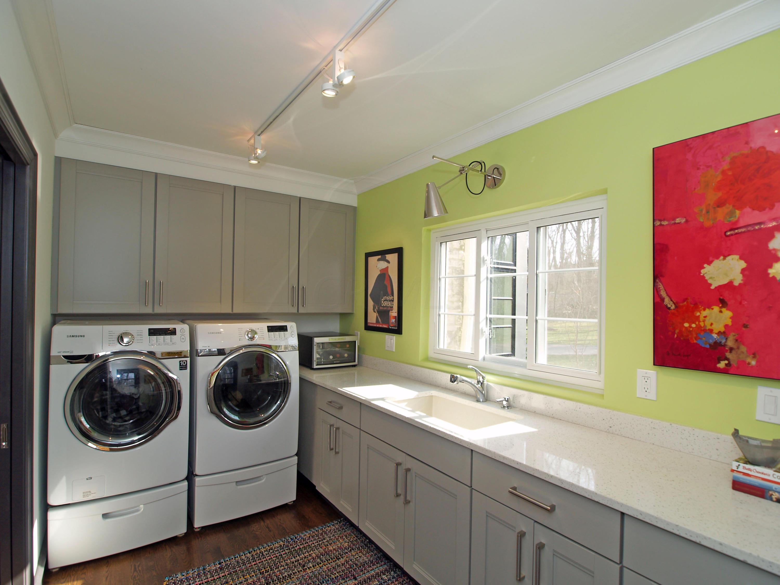 4386 Dublin Road Columbus, OH 43221 - Photo 22 of 67