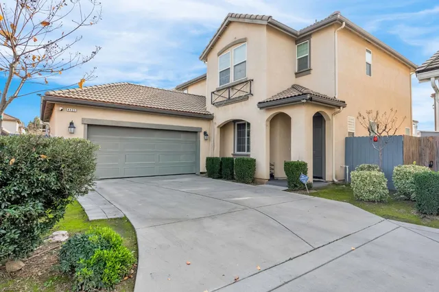 $434,900 | 4421 West Pinsapo Drive, Fresno, CA 93722