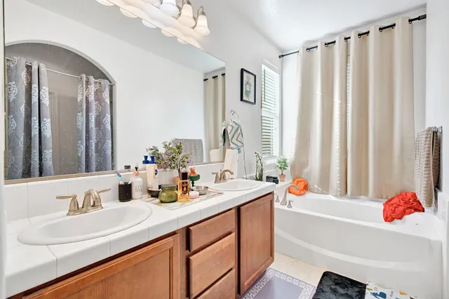 $434,900 | 4421 West Pinsapo Drive, Fresno, CA 93722