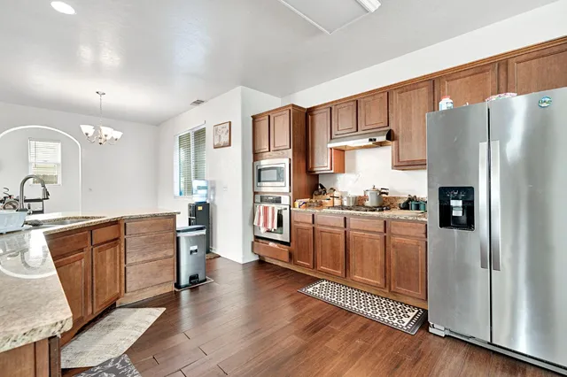 $434,900 | 4421 West Pinsapo Drive, Fresno, CA 93722