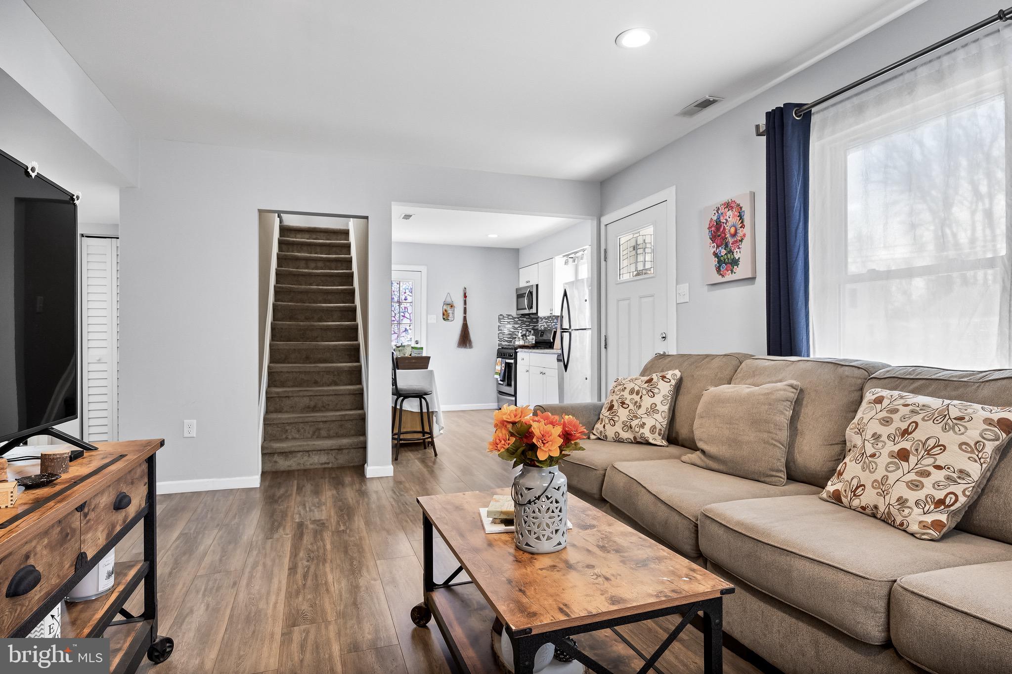 427 Cutler Avenue Maple Shade, NJ 08052 - Photo 4 of 28