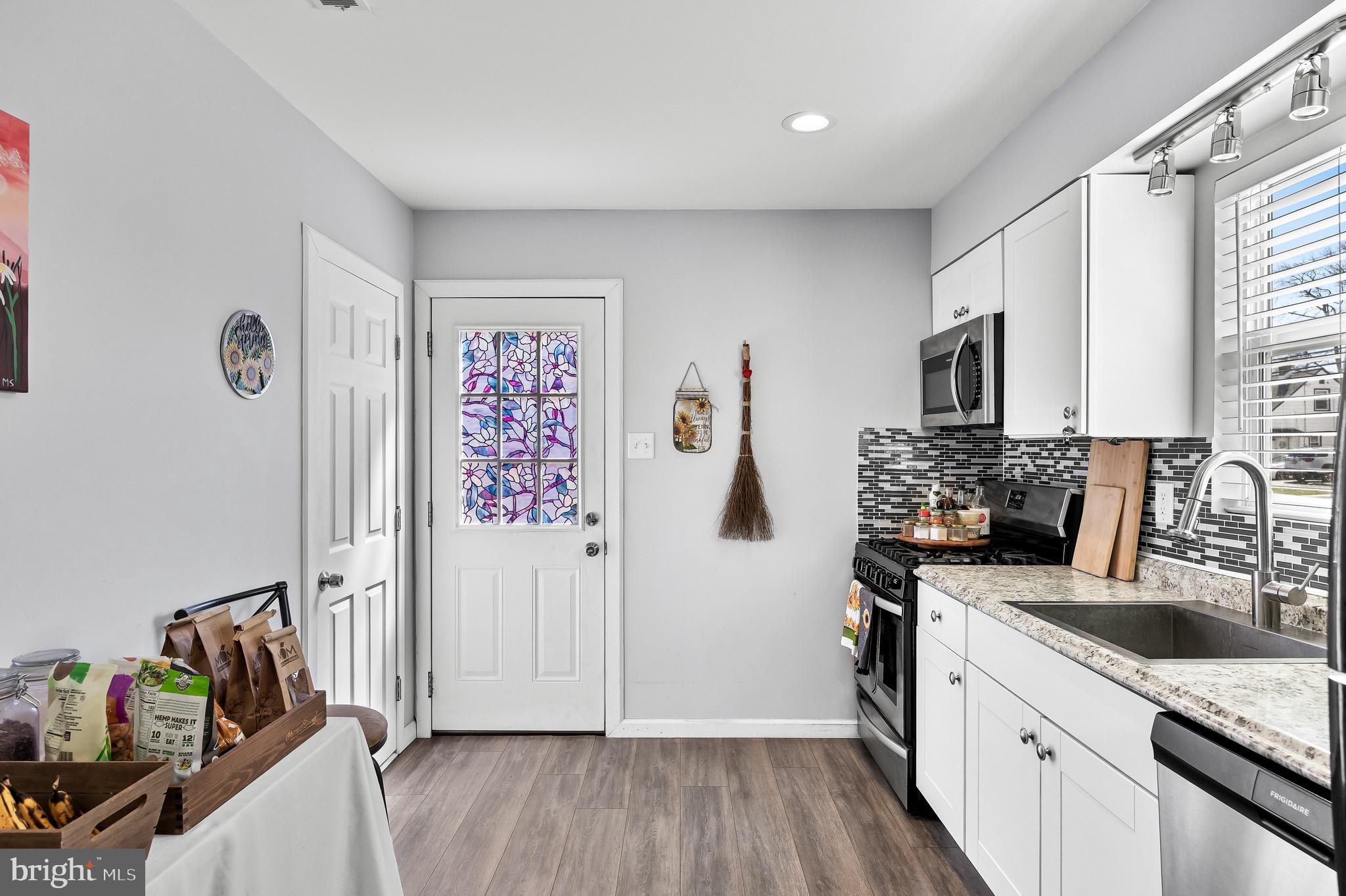 427 Cutler Avenue Maple Shade, NJ 08052 - Photo 9 of 28