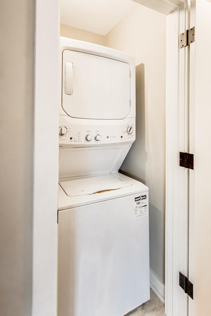 1916 Courtland Avenue Park Ridge, IL 60068 - Photo 17 of 31 a utility room with dryer and washer