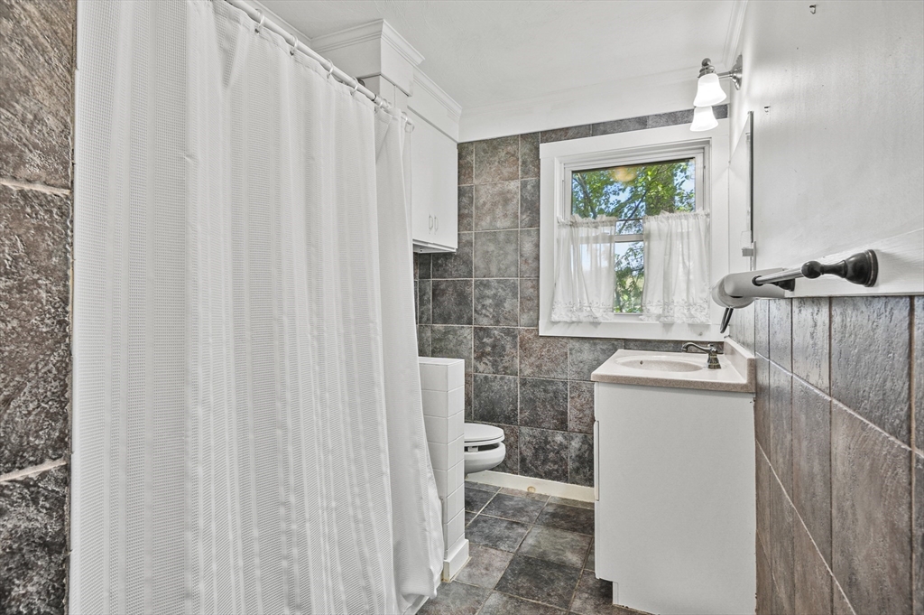 49 Wawela Pk Road Webster, MA 01570 - Photo 17 of 42