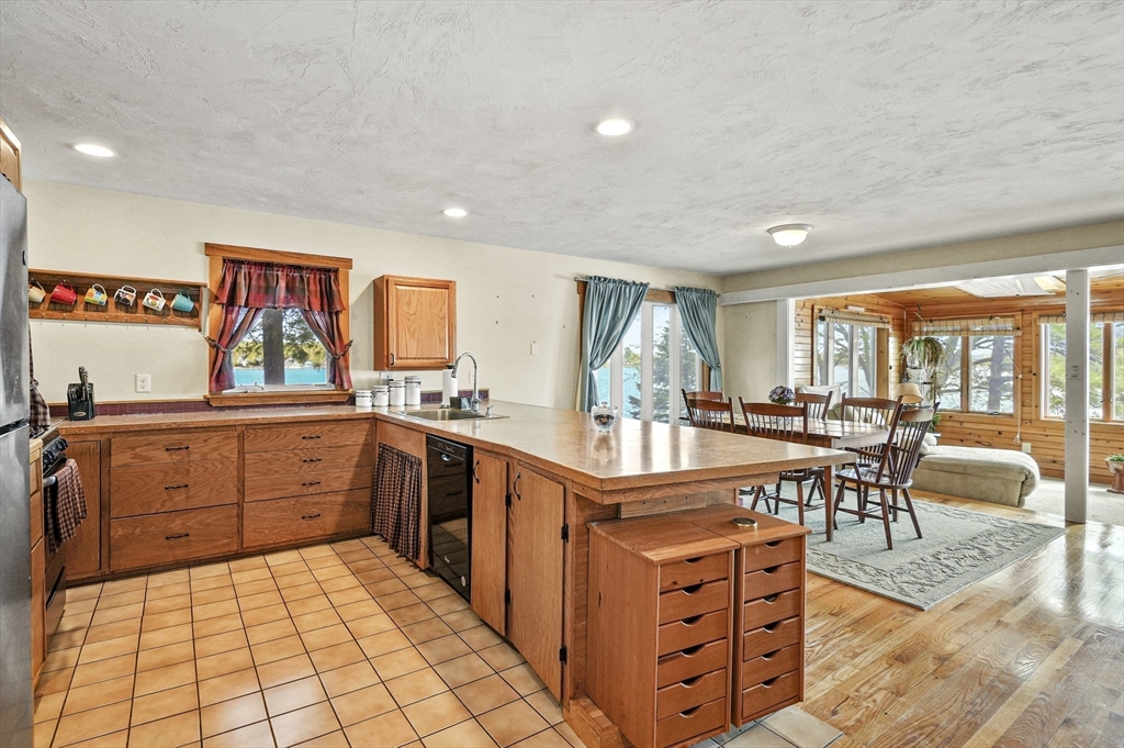 49 Wawela Pk Road Webster, MA 01570 - Photo 5 of 42