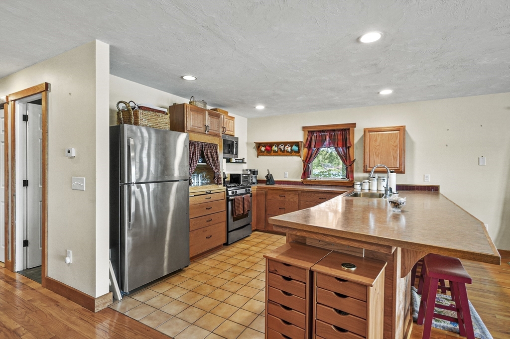 49 Wawela Pk Road Webster, MA 01570 - Photo 6 of 42