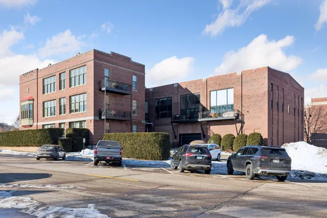 $300,000 | 523 East Avenue, Unit 214, Red Wing, MN 55066