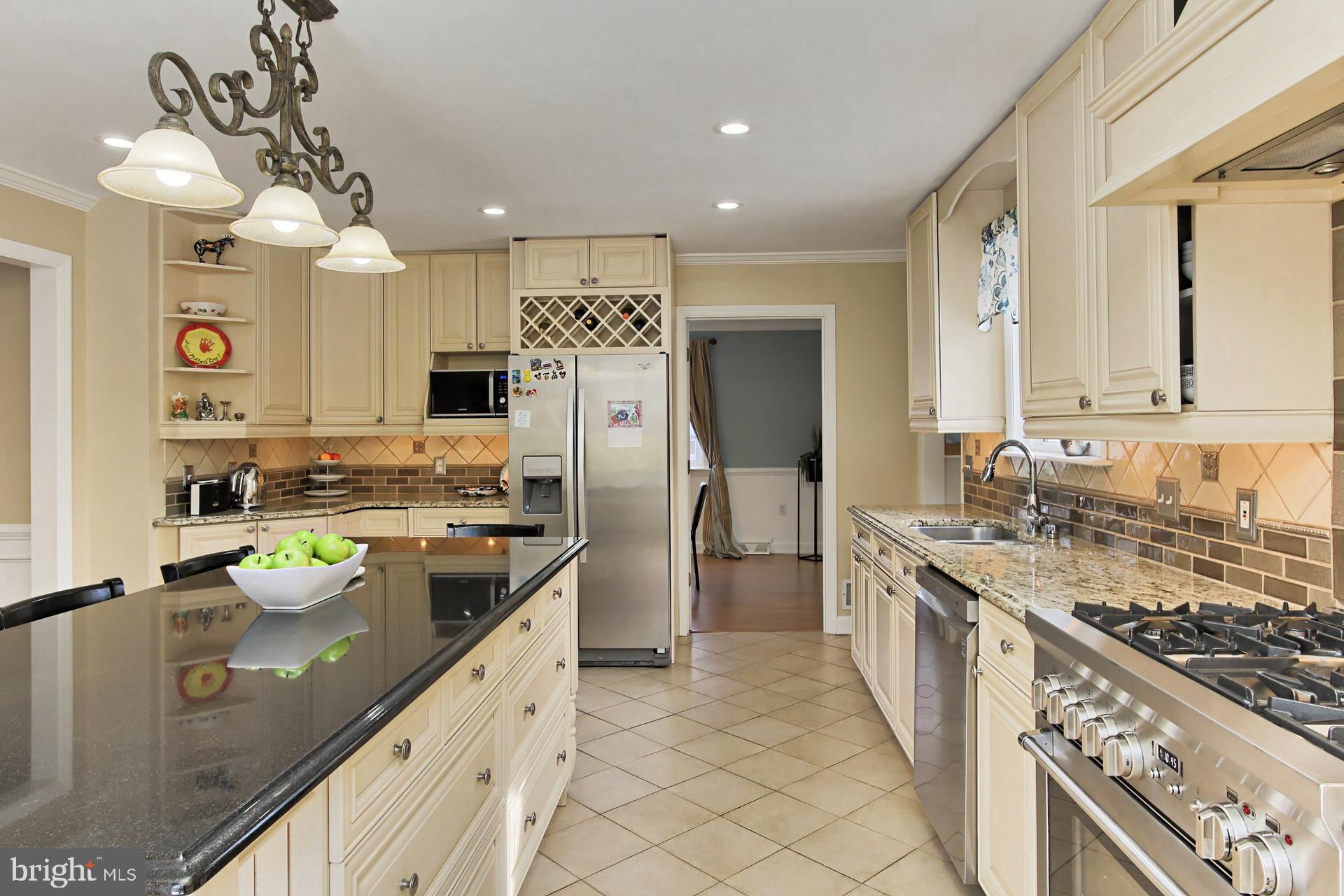 11806 Blue Spruce Road Reston, VA 20191 - Photo 11 of 57