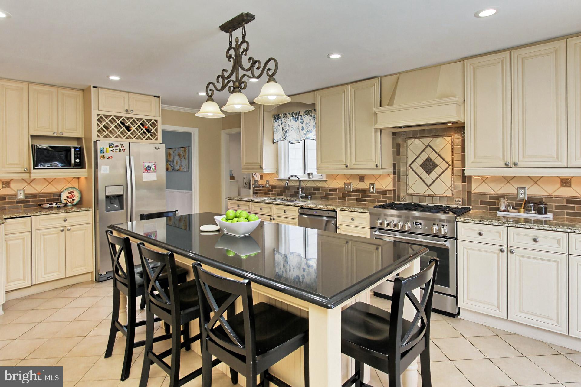 11806 Blue Spruce Road Reston, VA 20191 - Photo 10 of 57