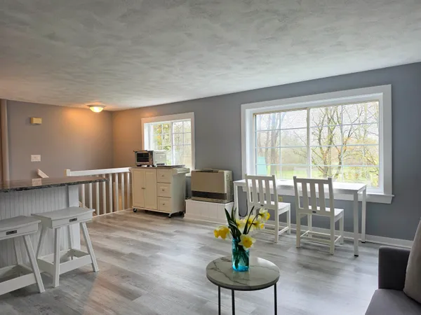 $2,000 | 8 A Little John Road, Durham, NH 03824