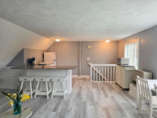 $2,000 | 8 A Little John Road, Durham, NH 03824