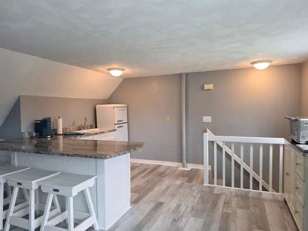 $2,000 | 8 A Little John Road, Durham, NH 03824