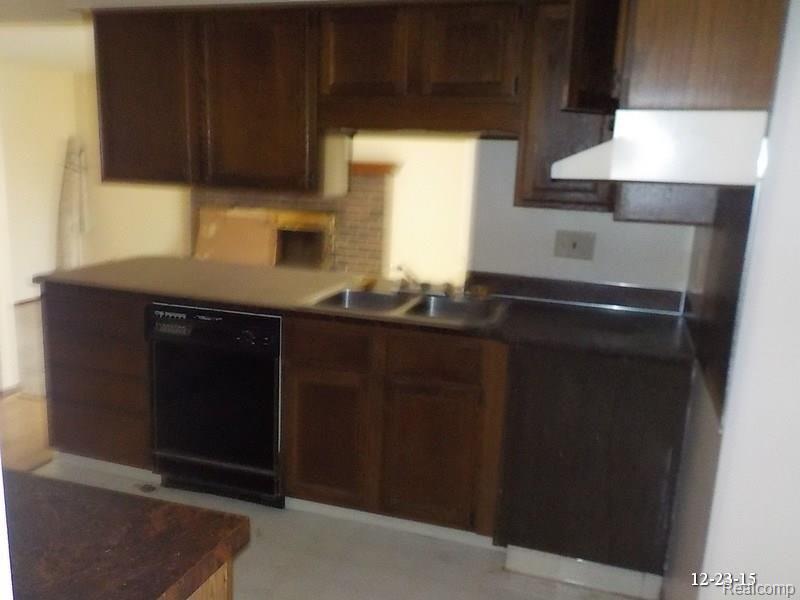 9461 Green Road Goodrich, MI 48438 - Photo 4 of 13