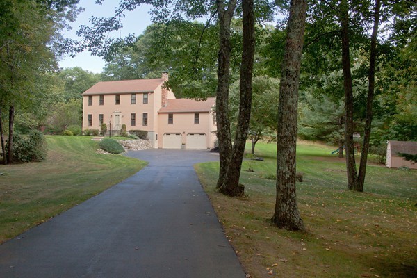 81 Town Farm Road Sutton, MA 01590 - Photo 2 of 28