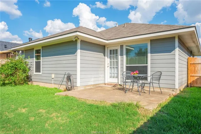 $1,750 | 1114 Cottage Grove Circle, Bryan, TX 77801