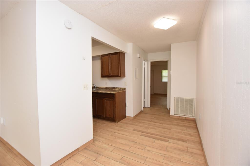 613 Robin Road, Unit 5 Lakeland, FL 33803 - Photo 7 of 18