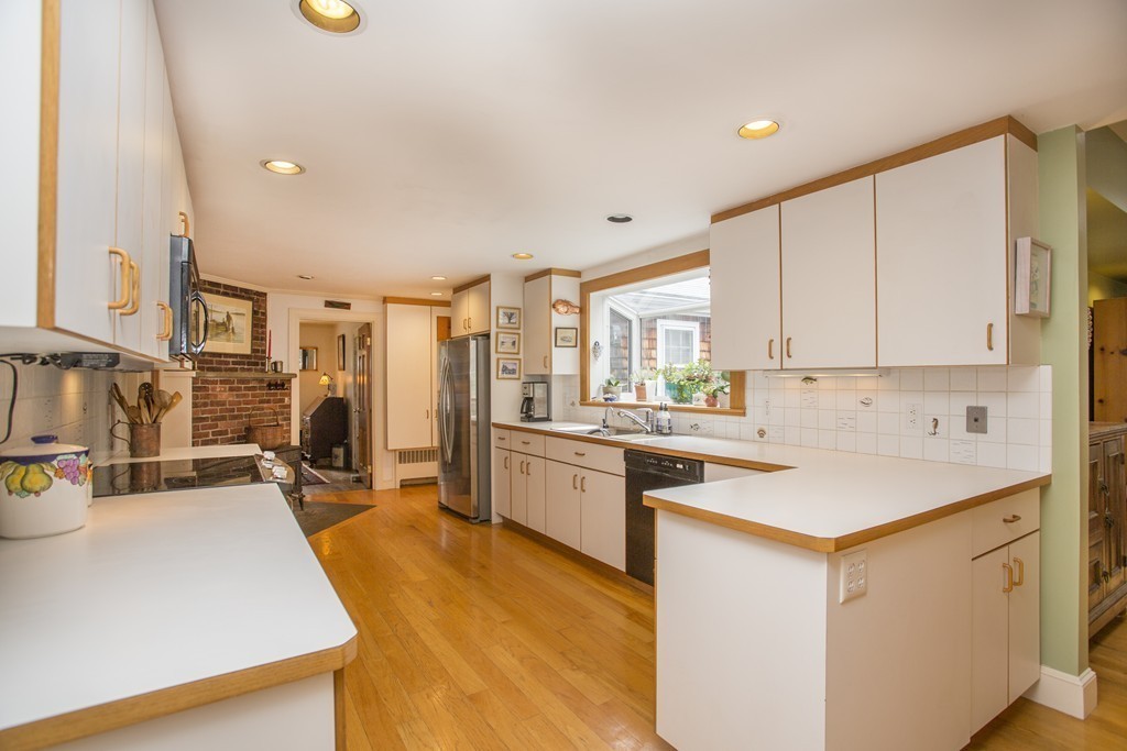 7 Meadowbrook Road Dover, MA 02030 - Photo 3 of 18 Gallery Image 3