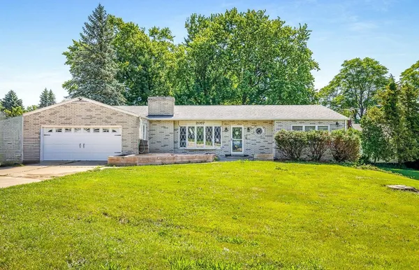 $225,000 | 2057 Highway 26, Freeport, IL 61032