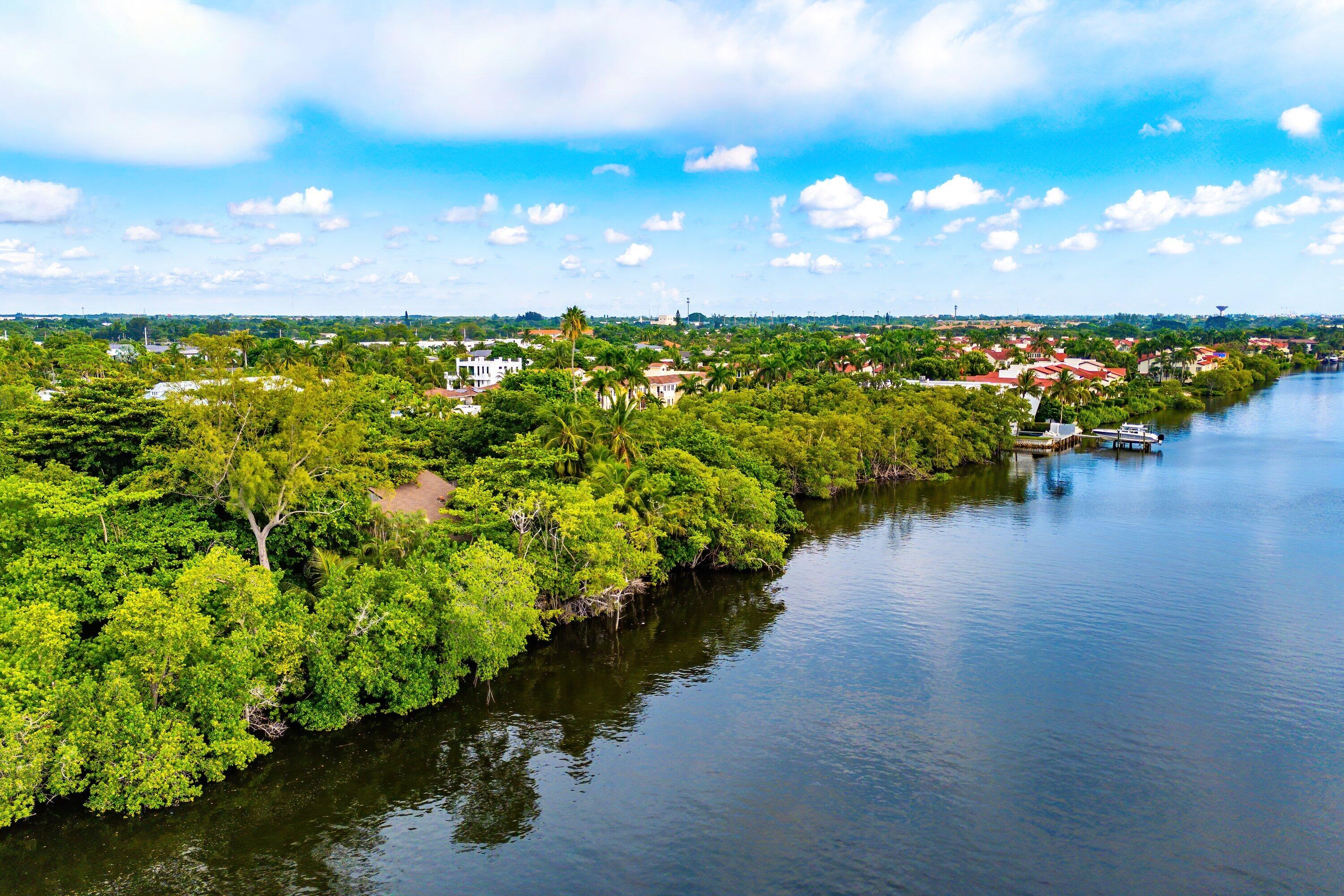 1001 Palm Trail Delray Beach, FL 33483 - Photo 3 of 5