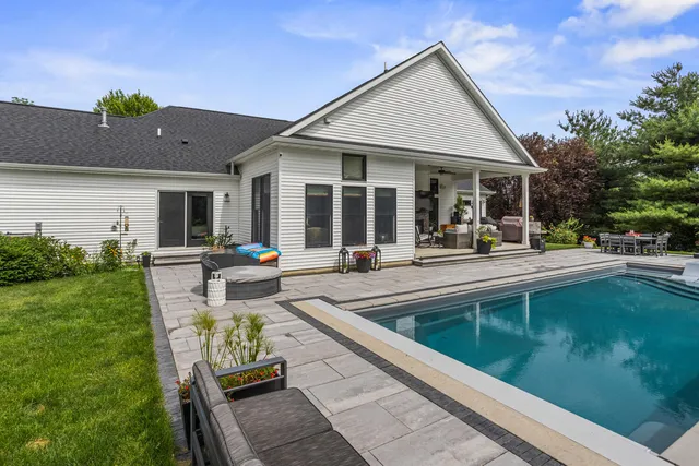 $1,099,000 | 4203 Curtis Meadow Drive, Champaign, IL 61822