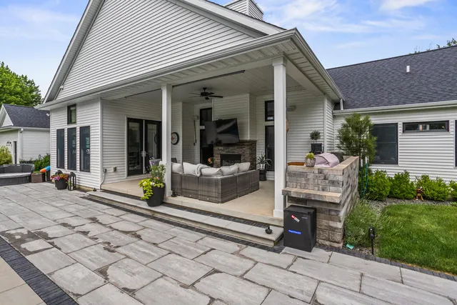 $1,099,000 | 4203 Curtis Meadow Drive, Champaign, IL 61822