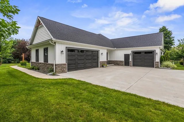 $1,099,000 | 4203 Curtis Meadow Drive, Champaign, IL 61822