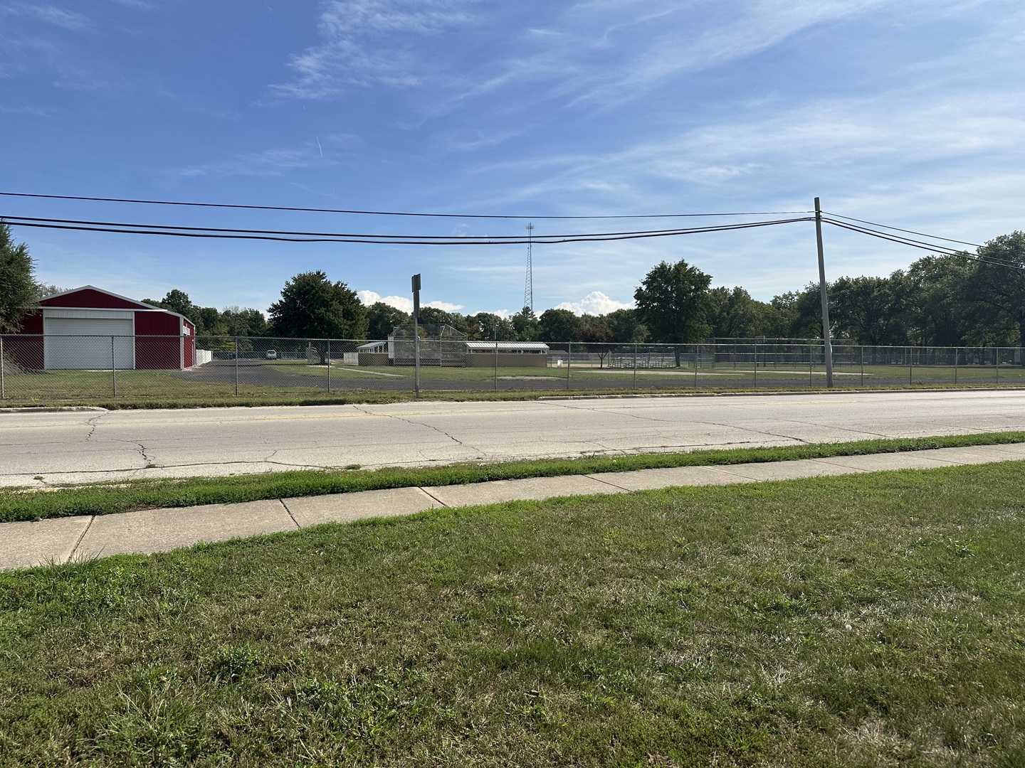 281 South Main Street Seneca, IL 61360 - Photo 6 of 8 a view of a swimming pool and a yard