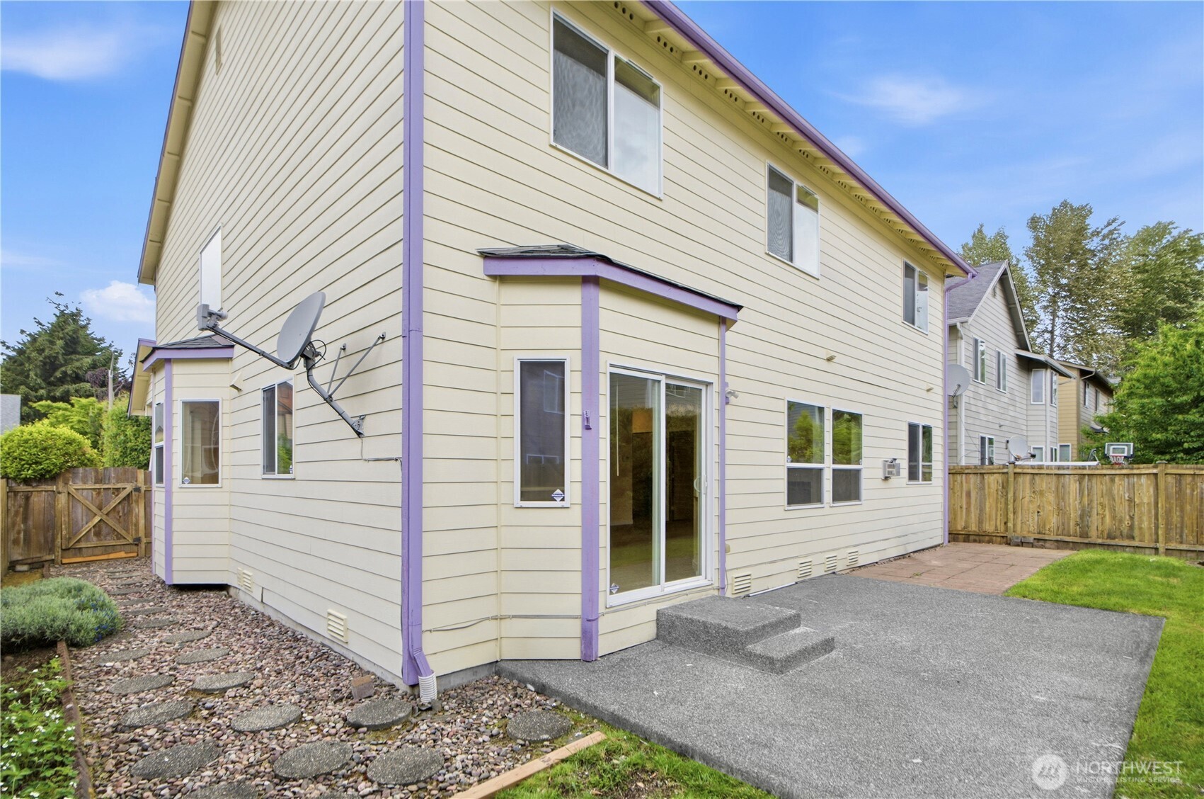 460 Ilwaco Avenue Northeast Renton, WA 98059 - Photo 15 of 16