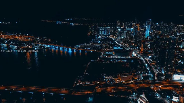 $4,000 | 900 Biscayne Boulevard, Unit 2705, Miami, FL 33132