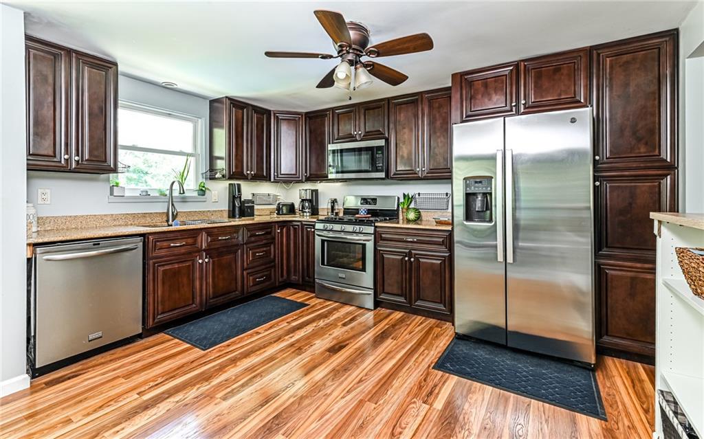 5390 Hardt Road Gibsonia, PA 15044 - Photo 6 of 29 Gallery Image 6