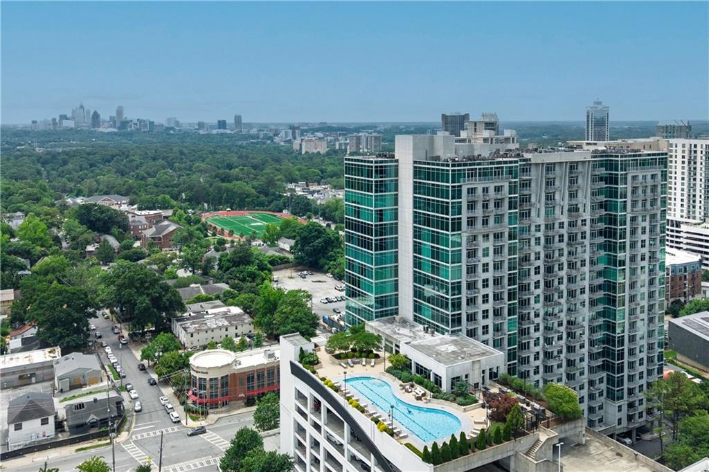 250 Pharr Road Northeast, Unit 606 Atlanta, GA 30305 - Photo 23 of 31 a view of roof with sitting area