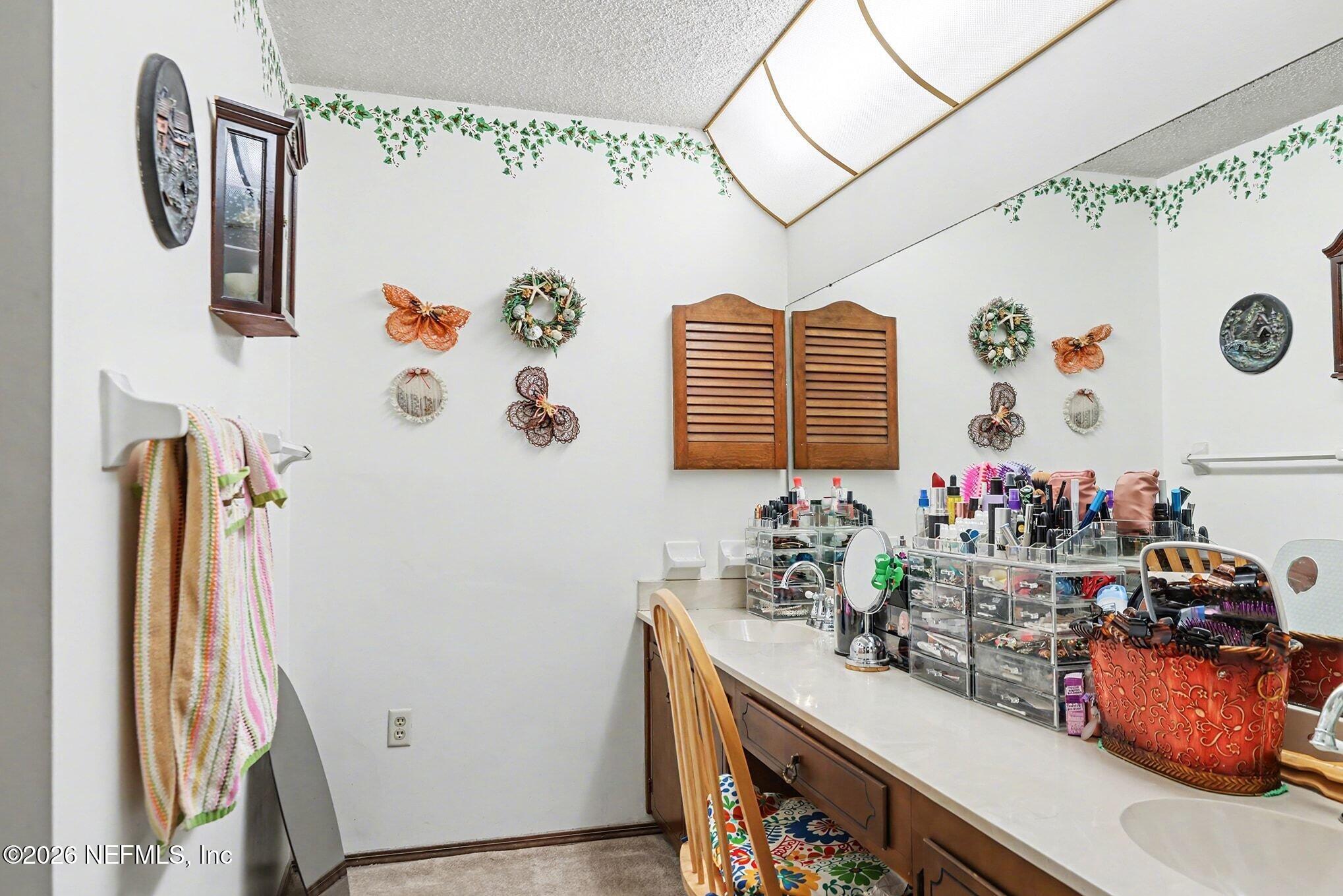 2551 Ridgecrest Avenue Orange Park, FL 32065 - Photo 16 of 28 a room with toys and wooden floor