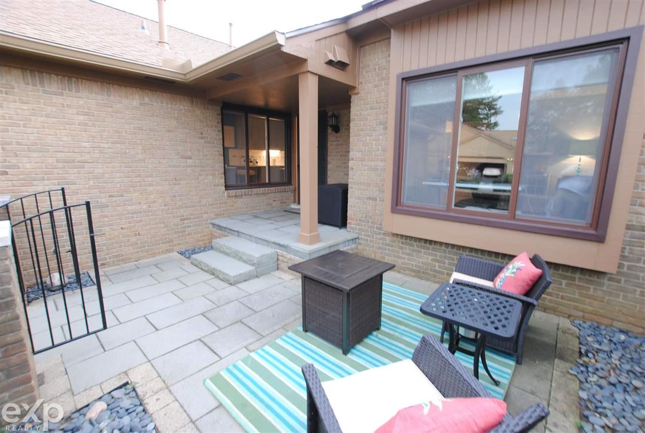 2181 London Bridge Drive Rochester Hills, MI 48307 - Photo 5 of 53