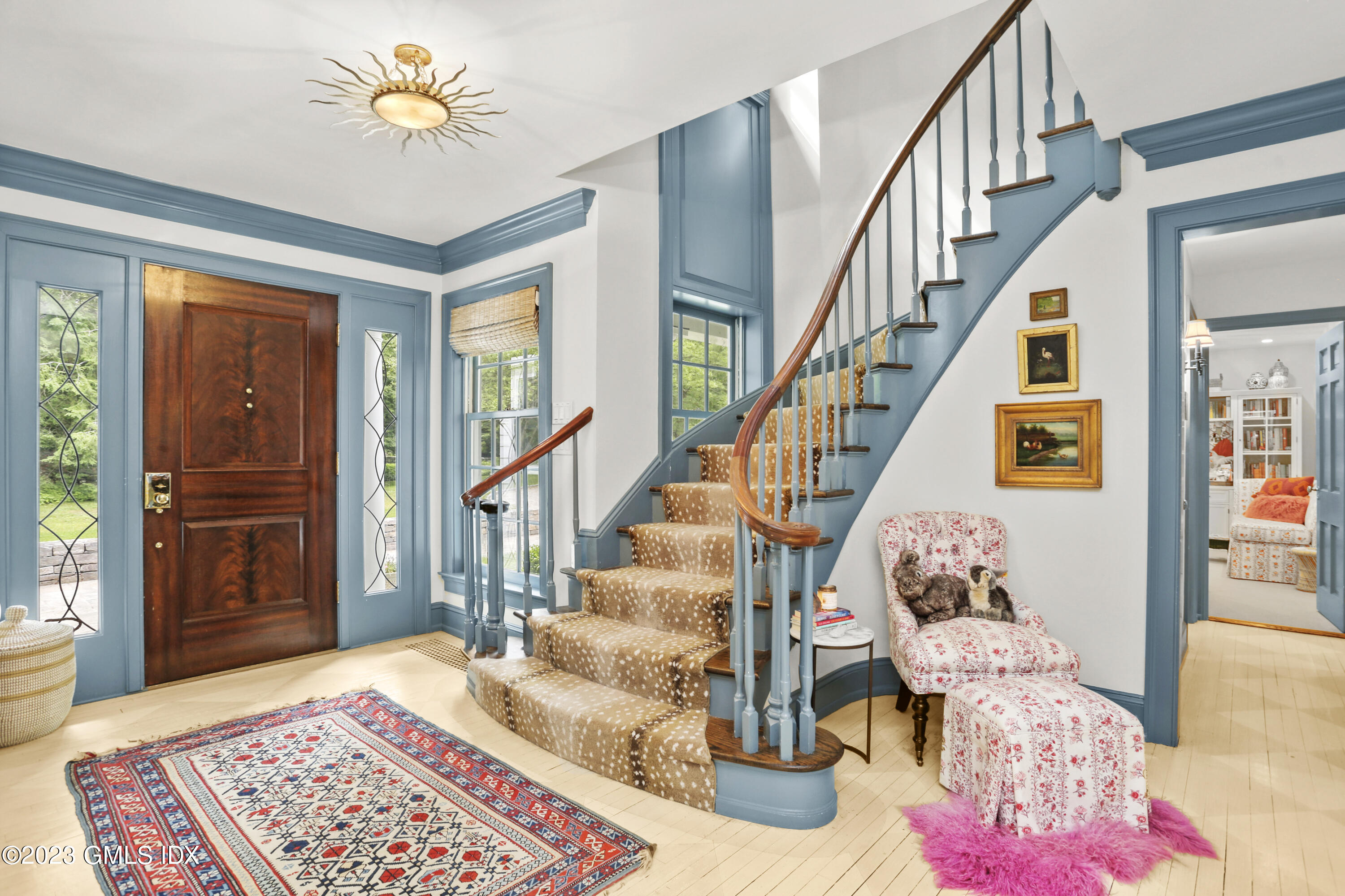 124 Pecksland Road Greenwich, CT 06831 - Photo 3 of 31 Entry