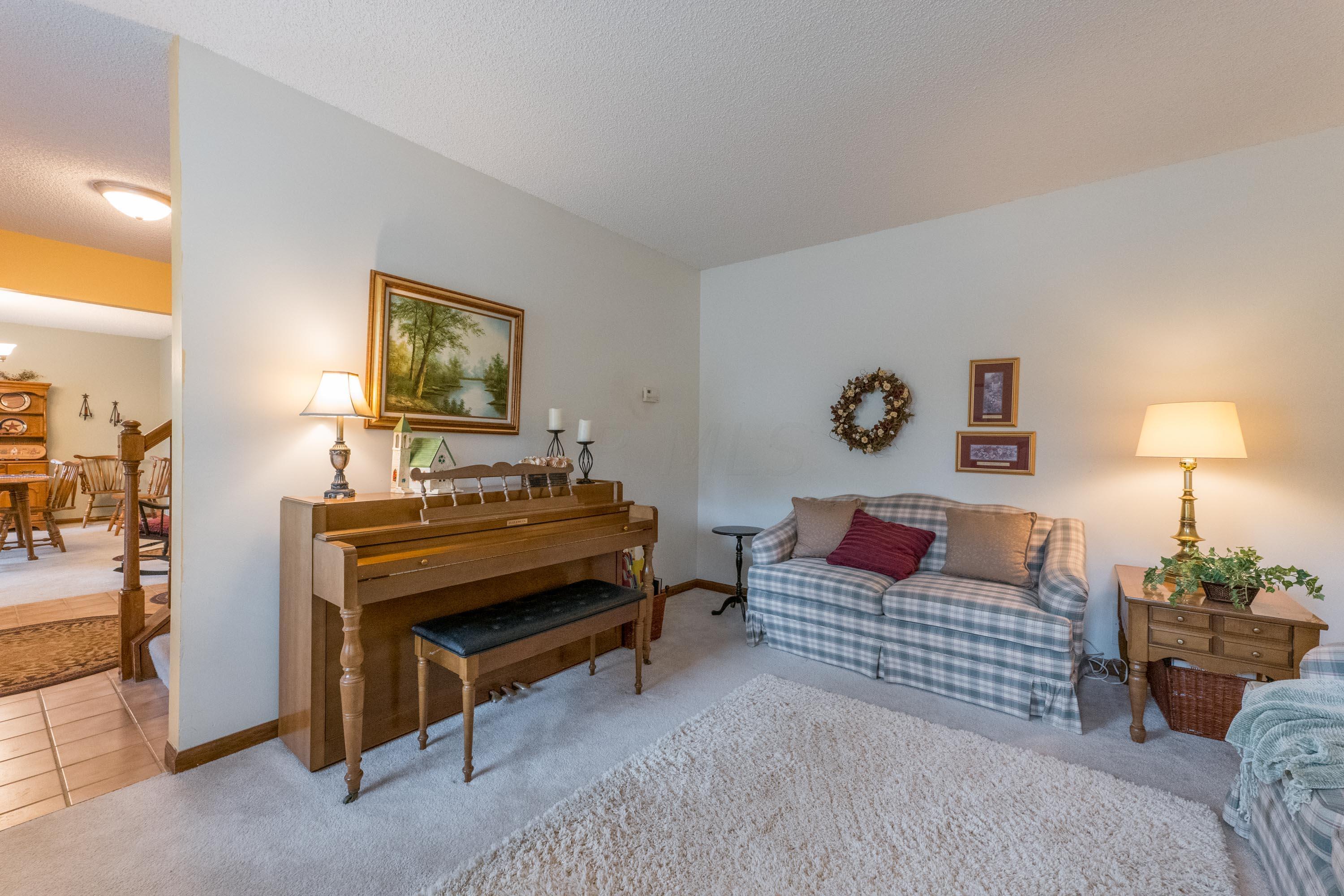 664 Ridenour Road Columbus, OH 43230 - Photo 28 of 77 025P1703927