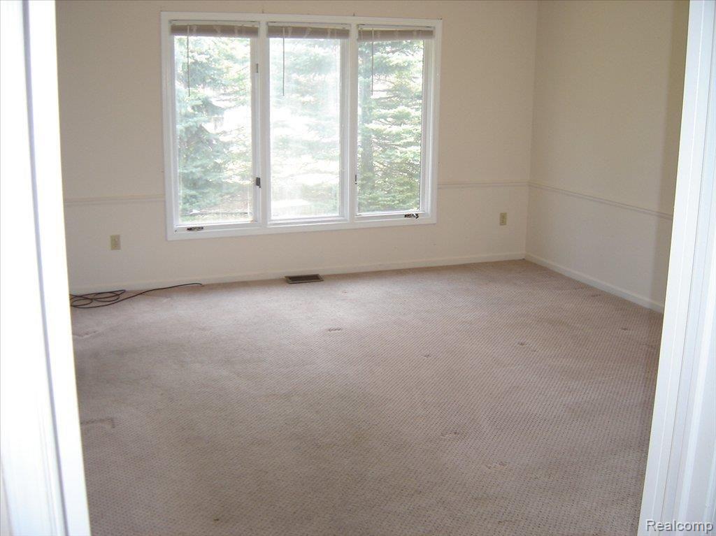 1287 Ridgeview Circle Lake Orion, MI 48362 - Photo 13 of 22 DSC09574