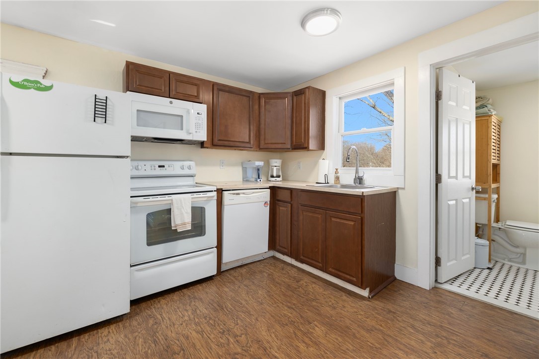 556 Washington Street Coventry, RI 02816 - Photo 5 of 34