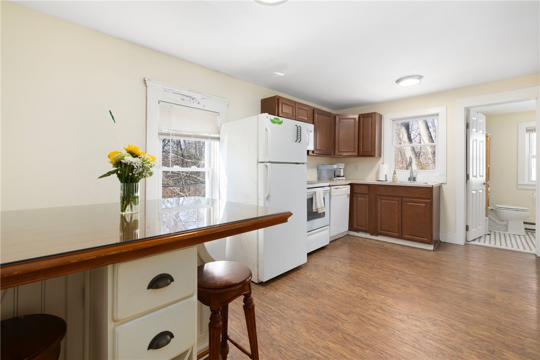 556 Washington Street Coventry, RI 02816 - Photo 7 of 34