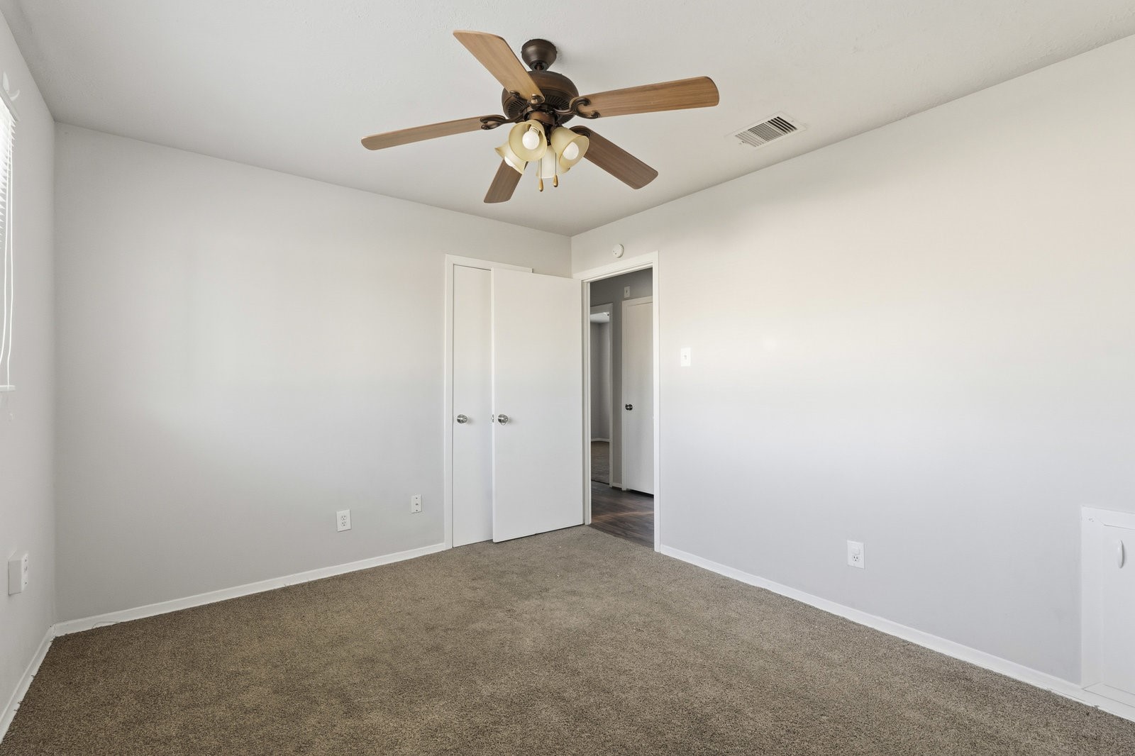 3427 Prudence Drive Houston, TX 77045 - Photo 17 of 25 an empty room
