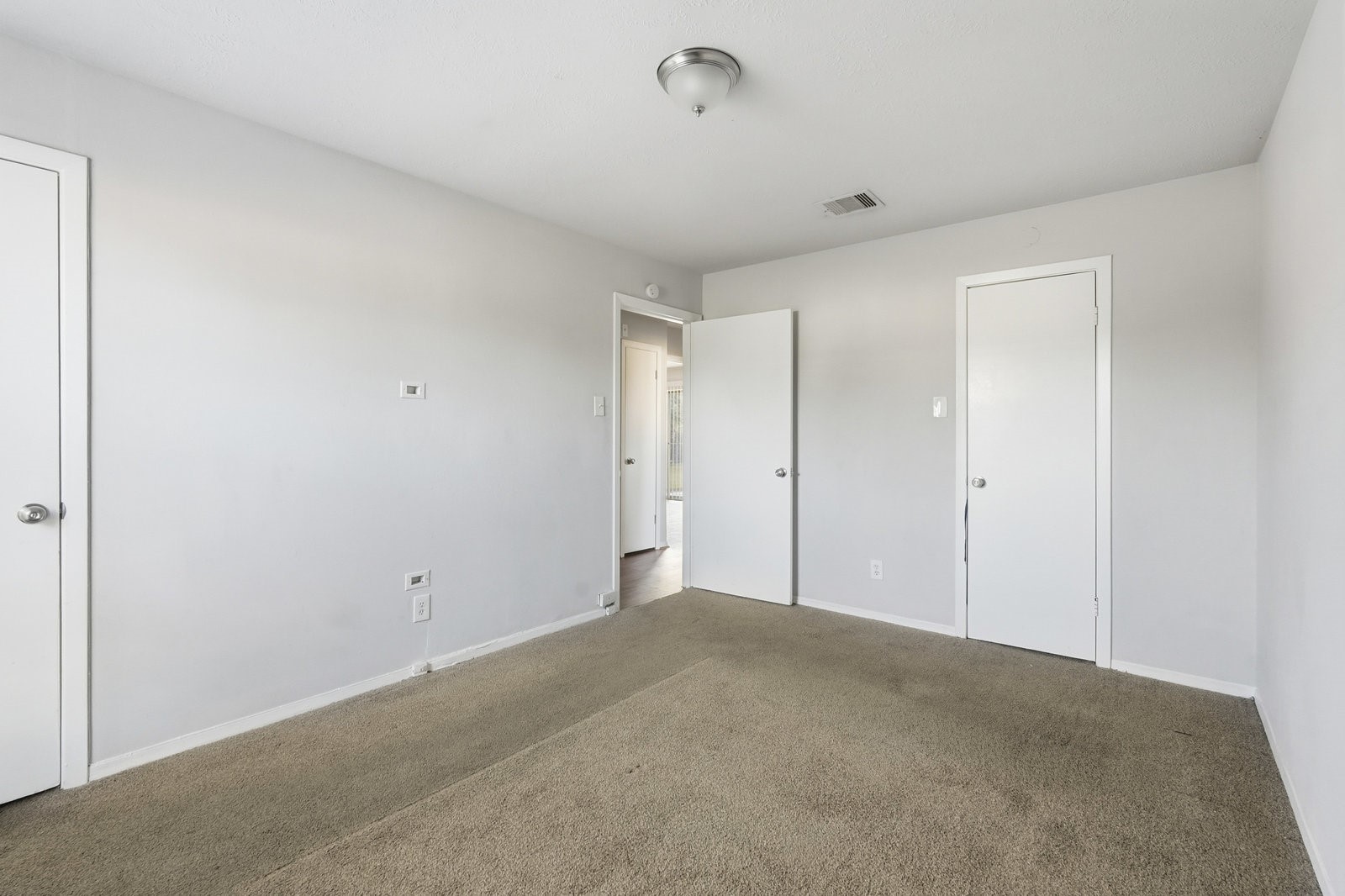 3427 Prudence Drive Houston, TX 77045 - Photo 20 of 25 a view of an empty room