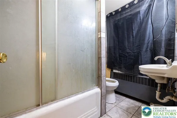 $234,900 | 334 East Walnut Street, Allentown, PA 18109